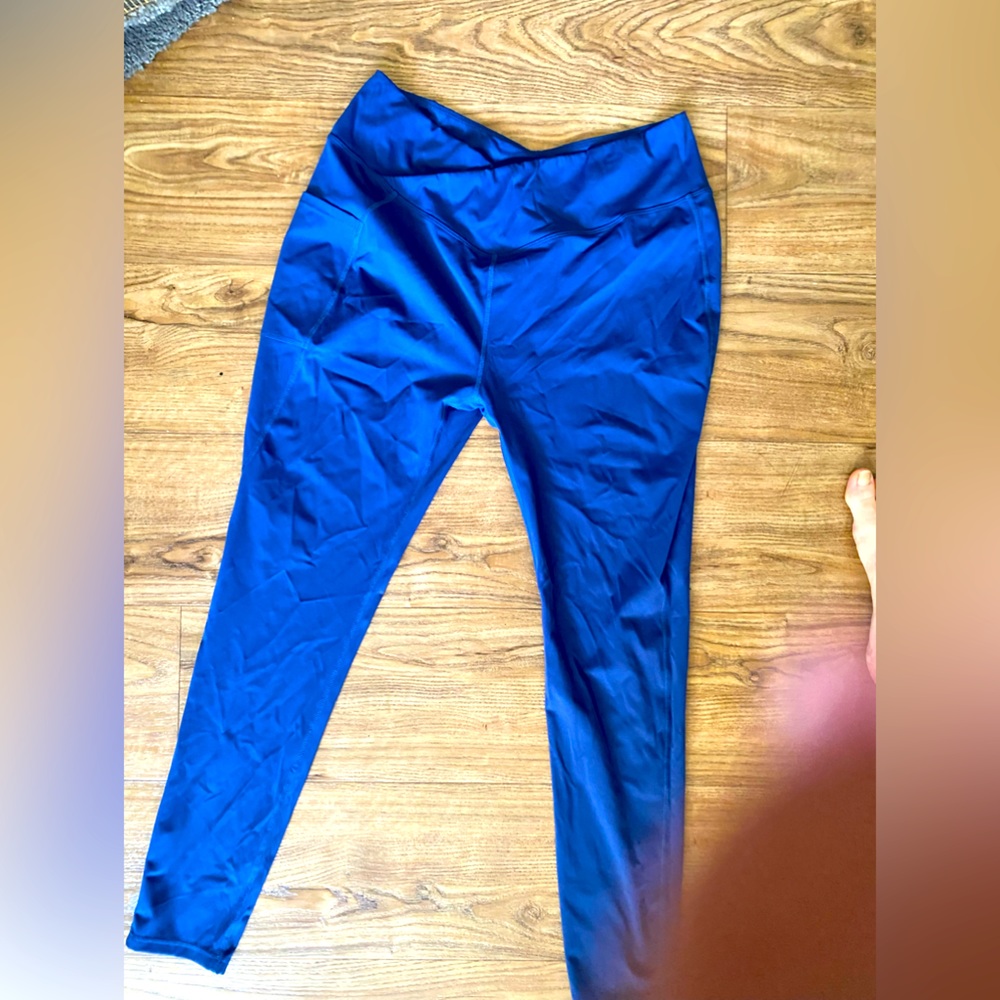 Cross waist blue athletic leggings